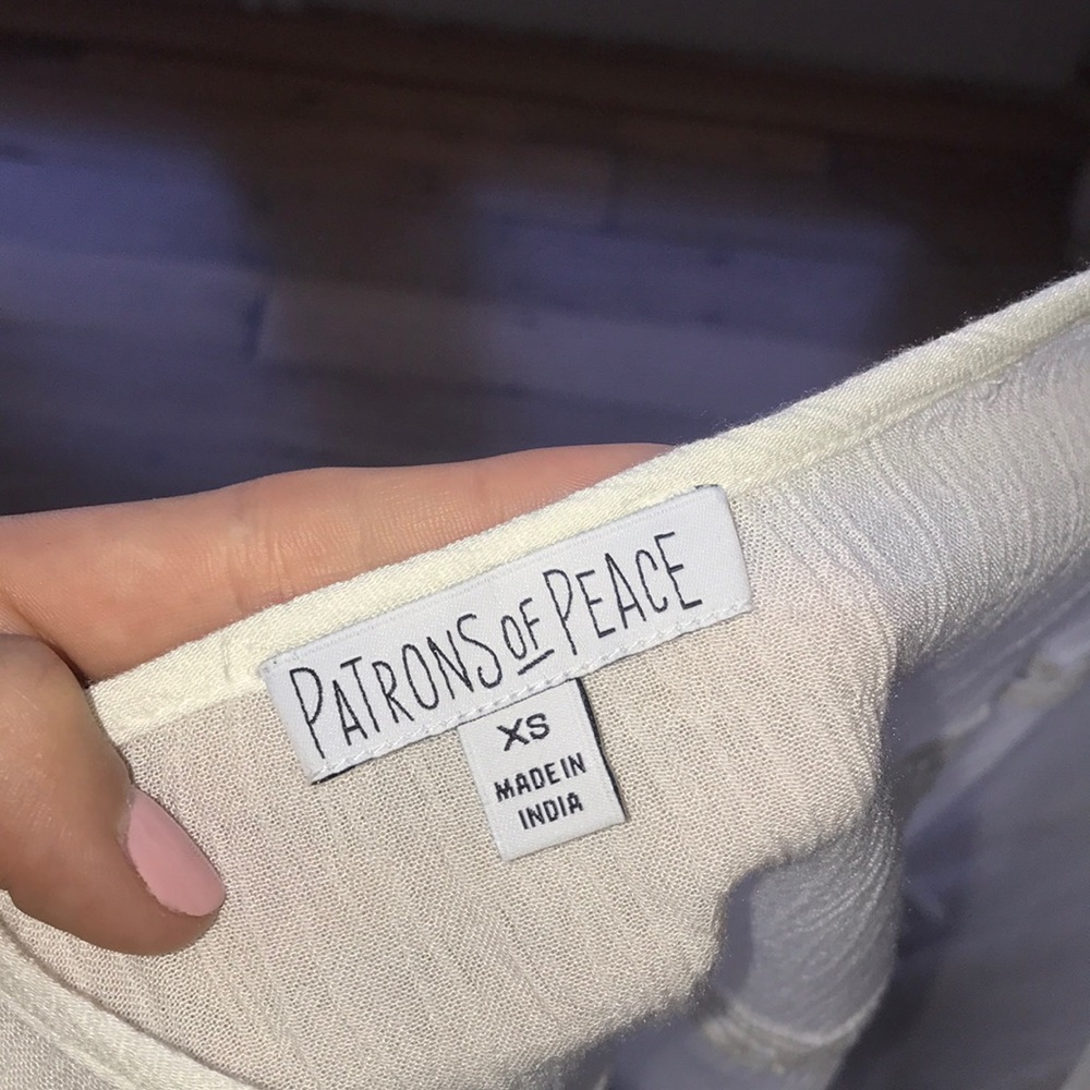blouse - Picture 3 of 3